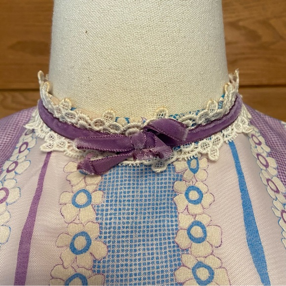 Vintage 1970s Lorrie Deb blue and purple flocked floral long sleeve dress - Picture 4 of 8